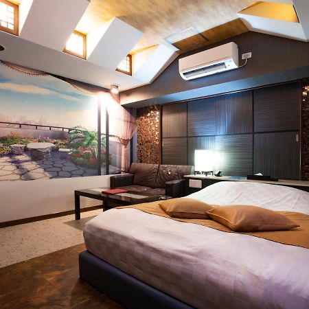 Hotel Apricot (Adults Only) Хирошима Екстериор снимка